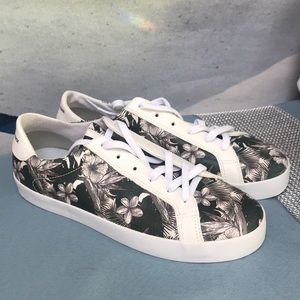 Otbt ladies sneakers